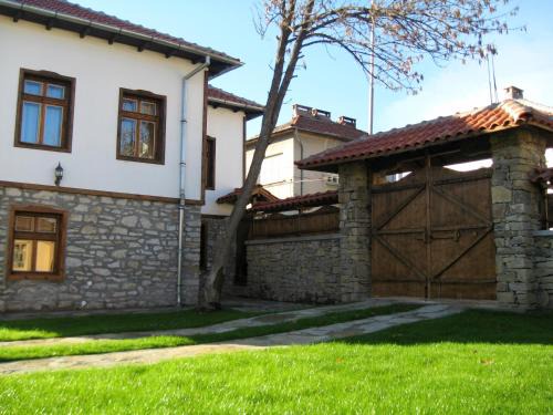 Dryanovo House | Inviting 4BR Dryanovo Guest House with Pool & Free Parking