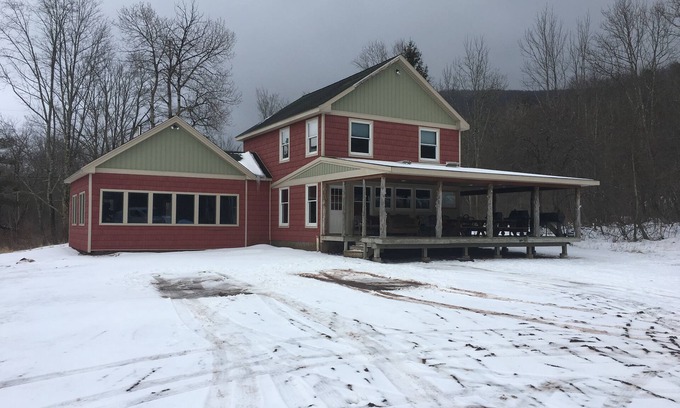 Hunter House | Spacious 6-Bedroom Retreat Near Hunter & Windham Mountains