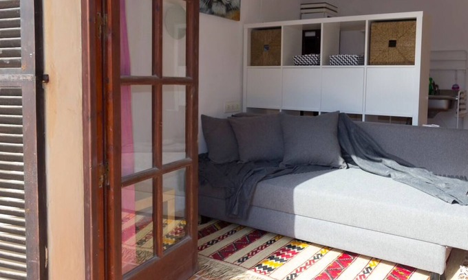 Es Canar Apartment | Private AC Acc. White: AC, Garden, Chill Out, Hammock, Beach, Hippy market