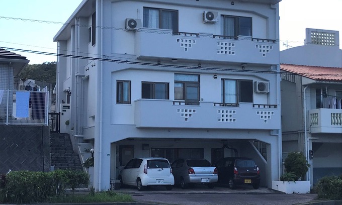 Nago House | Cozy Private Room with Kitchenette and Pool Access