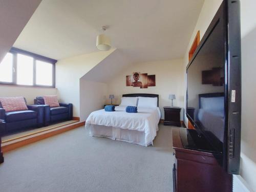 Roscoe House | Cozy Getaway Near Galway City with Pet-Friendly Amenities