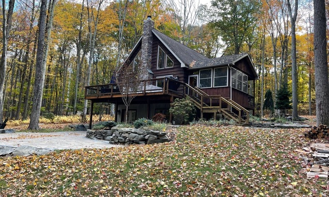 Lakeville Cabin | Cozy Lake Wallenpaupack Retreat with Scenic Views