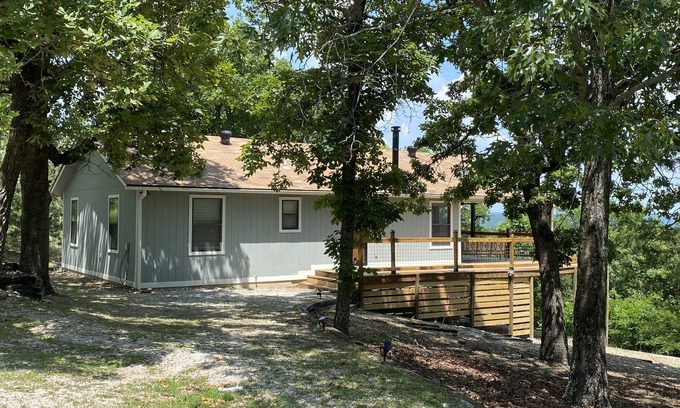 Evening Shade Cabin | Top-Rated Pet Friendly Cabin Near Lake Tenkiller - Sleeps 10
