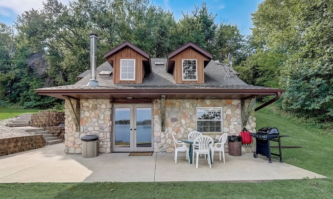 Watertown Cabin | Private and Secluded 3-bedroom cabin