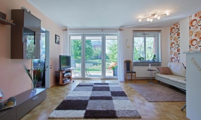 Kirchrode-Bemerode-Wulferode Apartment | Cozy Private Apartment with Excellent 8/10 Guest Rating