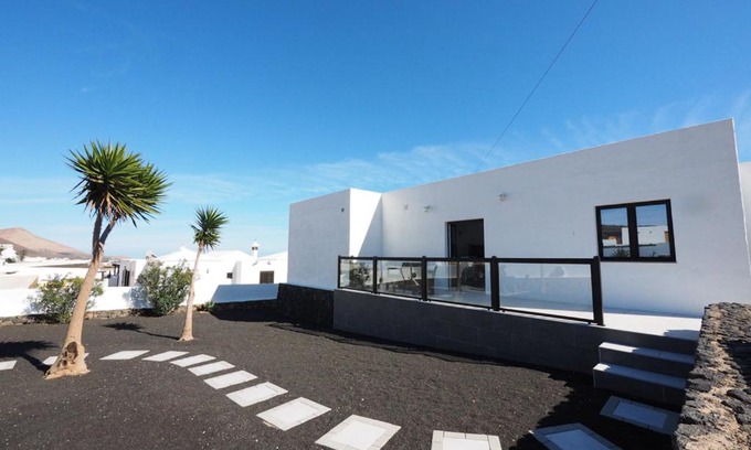 La Asomada Apartment | Scenic Apartment with Oceanfront Views in La Asomada