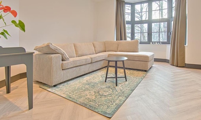 Amsterdam City Centre Apartment | Prime Apartment in Top Location: Family-Friendly Retreat