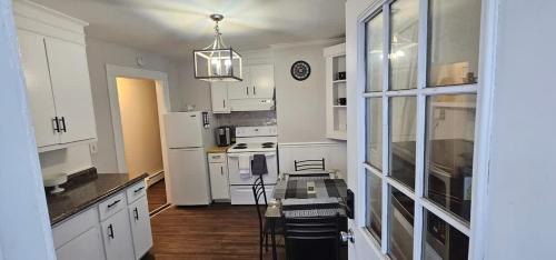 Middletown Apartment | Pet-Friendly Private Apartment near Wesleyan in Middletown