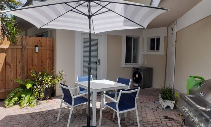 Atlantis House | Ideal Private Atlantis Retreat with Ocean View & Breakfast