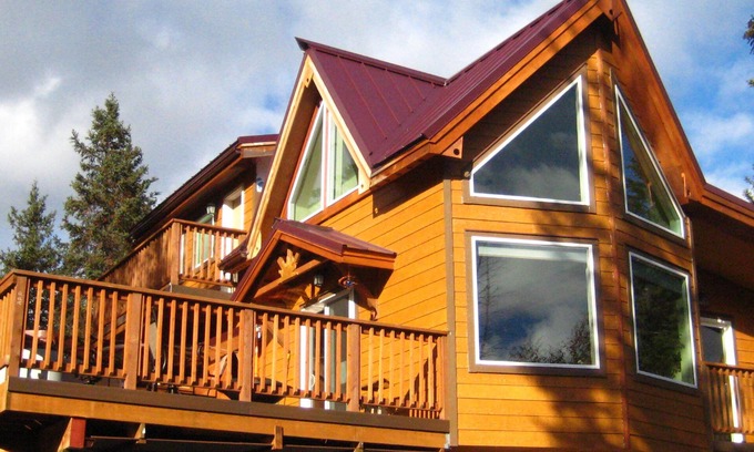 Moose Pass Ski Chalet | Experience Awe with Lake Views and Hot Tub in Alaska