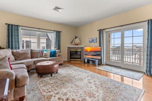 Hampton House | Private Balcony Steps to Beach K St Penthouse #6