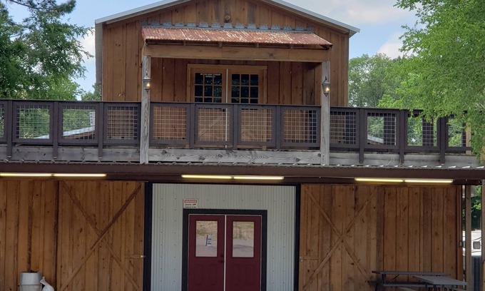 Montgomery Apartment | Unique Private Barn Apartment in Adult RV Resort with Spa