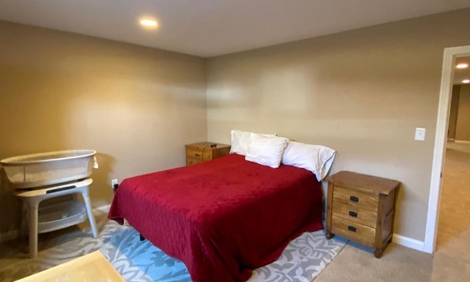 Maxwell House | Cozy Basement Retreat with Private Bath and Kitchen