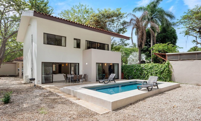 Playa Grande Villa | Private Beach Villa in Playa Grande Costa Rica Pool, Free WiFi and parking, AC
