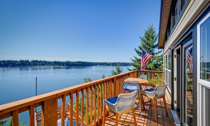 Olympia House | Cozy Holiday Homes with Oceanfront Views in WA, USA