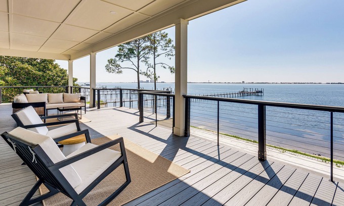 Navarre House | Private Beach + Bay View: Luxury Navarre Escape!