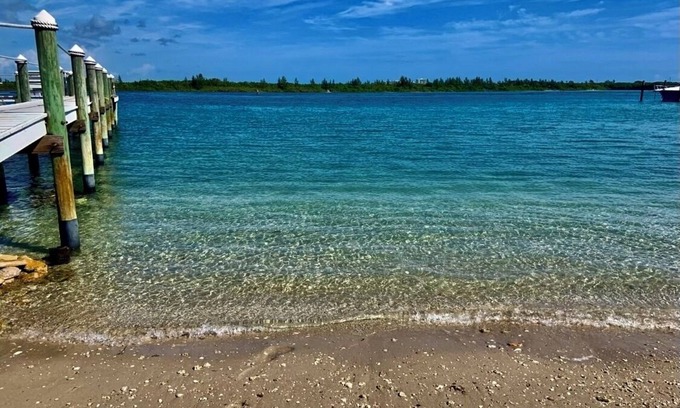 Fort Pierce Cottage | Oceanfront Cottage with Private Beach & High Guest Rating