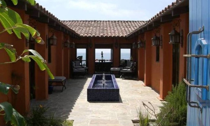 La Joya House | Beachfront Oasis with Pool and Ocean View - Rated 9.8/10