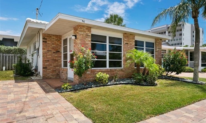 Aloha Kai Cottage | Private Beach Retreat on Siesta Key: Guest Rated 10/10