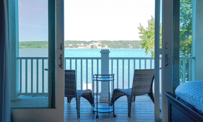 Lake Geneva House | Discover a Private Beach & Pier on Lake Como, Just Minutes Away!