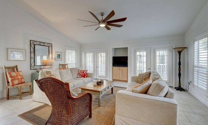 Holiday Isle Villa | Private Beach Villa: 5 Pools, Hot Tubs & Free Golf!