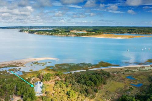 Wellfleet House | Beachfront Retreat with Breathtaking Views on Lt Island