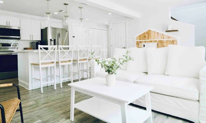 Neptune Beach House | Secluded Beach House with Spa and Family-Friendly Amenities
