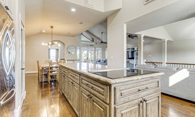 April Sound Cottage | Private Boat Dock & Slip: Luxe Lake Conroe Gem!
