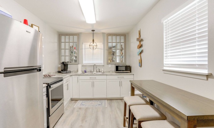 Greers Ferry Cottage | Private Boat Slip: Boater's Haven in Greers Ferry!
