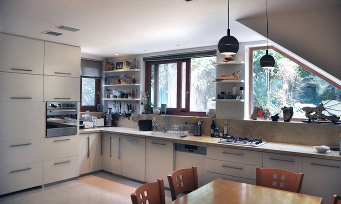 Giv'atayim Villa | Private Boutique Villa with Backyard Near TLV Center
