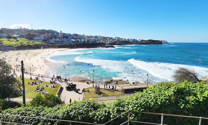 Bronte House | Oceanfront Bronte Beach House with Spectacular Views