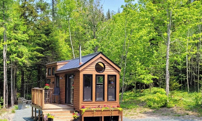 Clifton Royal House | Private Brook-Side Tiny House in the Woods with Gazebo