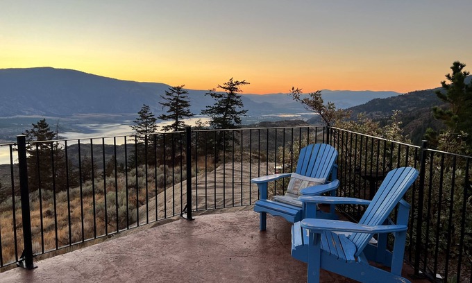Okanagan-Similkameen House | Cozy Bungalow Retreat in the West Hills Above Osoyoos