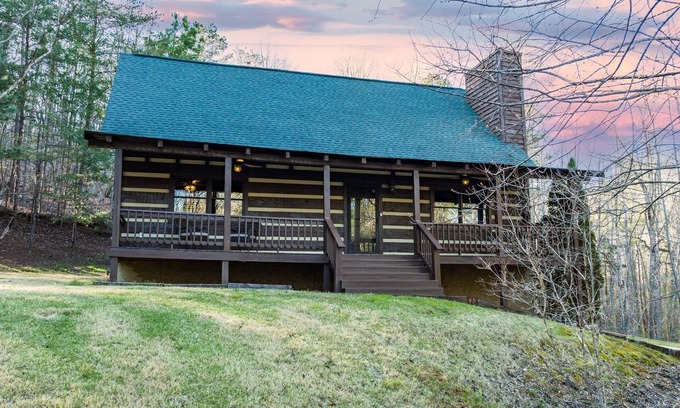 Cave Spring Cabin | Exclusive King Suite Cabin: Kayak, Hike & Swim Awaits