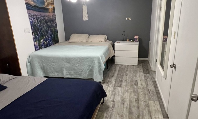 Austin House | Cozy Casita Near Downtown with Kitchen & Breakfast Included