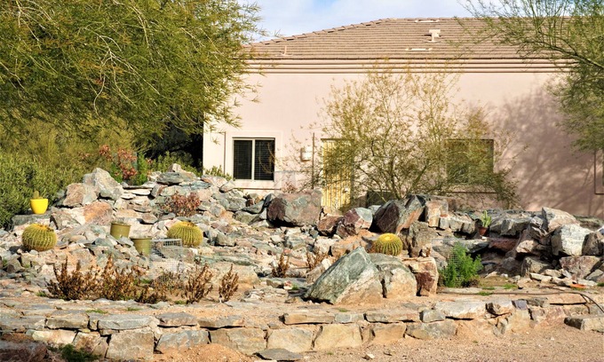Pinnacle Peak House | Private Retreat with Kitchen & Scenic Views – Rated 9.4/10
