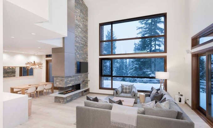 Alta Vista House | Exclusive Lake View Townhome with BBQ and Family Amenities