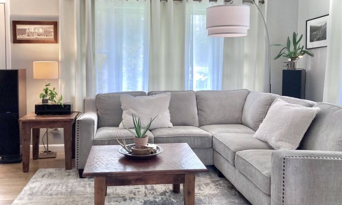 Montauk House | Pet-Friendly Montauk House with Ocean View & Walk to Beach