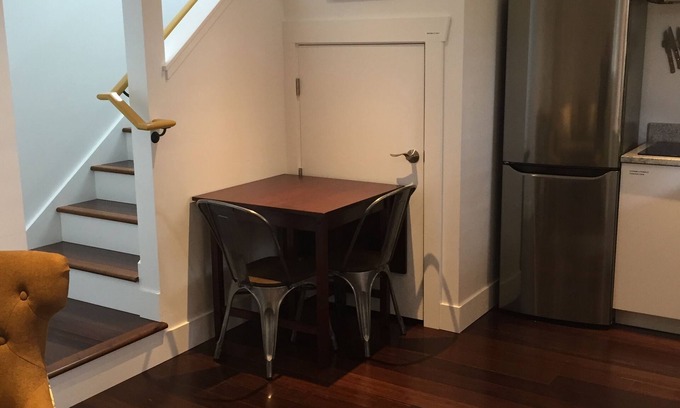 Fairmount Park Cottage | Charming Oceanfront Cottage with Stunning Views and Amenities