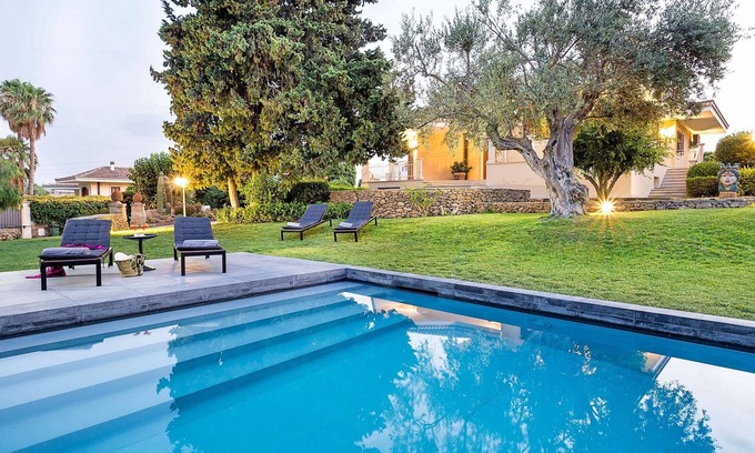 Syracuse Villa | Secluded Countryside Villa with Private Pool Retreat