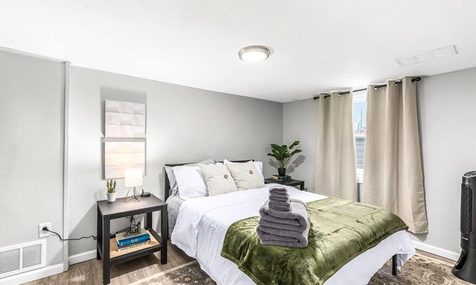 Hazel Park Apartment | Cozy 1BR Basement Suite in Hazel Park - Guest Rated 10/10