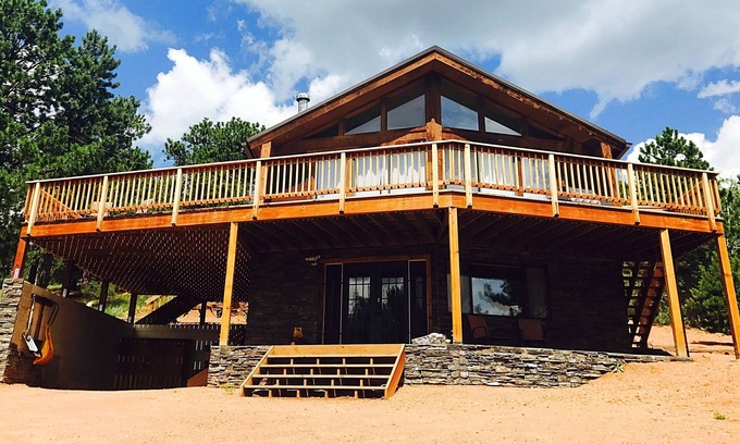 Cripple Creek House | Cozy Cabin Retreat with Mountain Views & Theater Experience