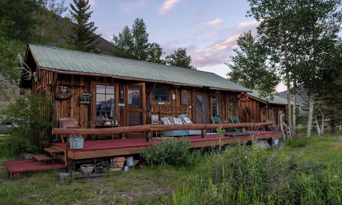 Mackay Cabin | Cozy Cabins by Big Lost River - Guest Rated 9.8/10