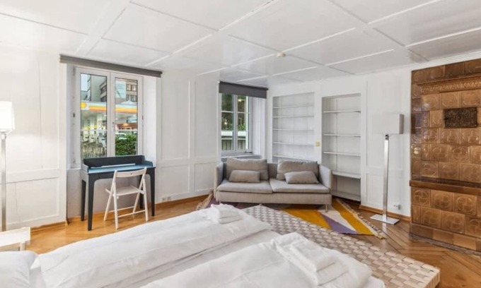 Dietikon District Apartment | Inviting Private Double Bedroom with Kitchen Access