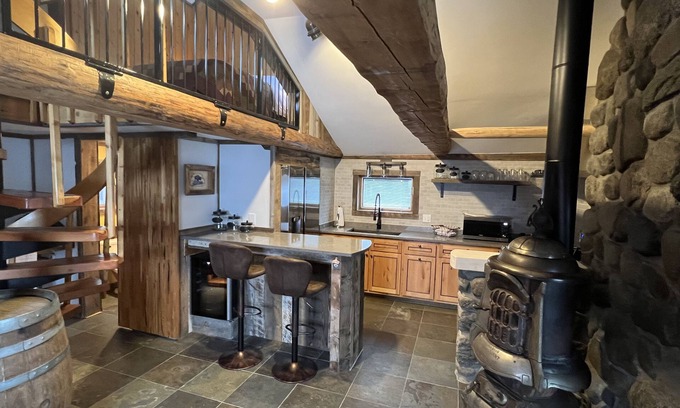 Gardiner Cabin | Idyllic Cabin on Yellowstone River with Scenic Views