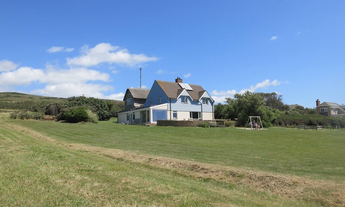 Littlebredy House | Ideal Detached Cottage for Rent on Scenic Chesil Beach