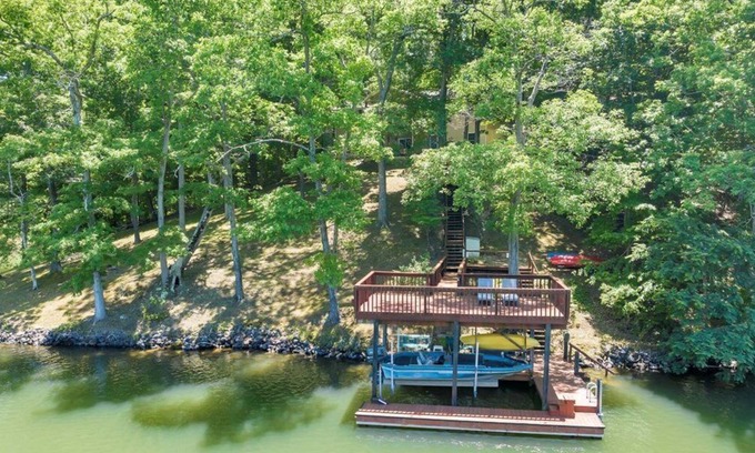 High Point House | Tranquil Lake Whisper Haven: Pet-Friendly & Poolside Retreat