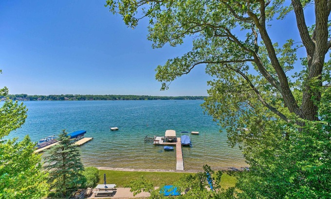 Three Rivers House | Corey Lake Home: Ideal Retreat Near Swiss Valley Ski Resort