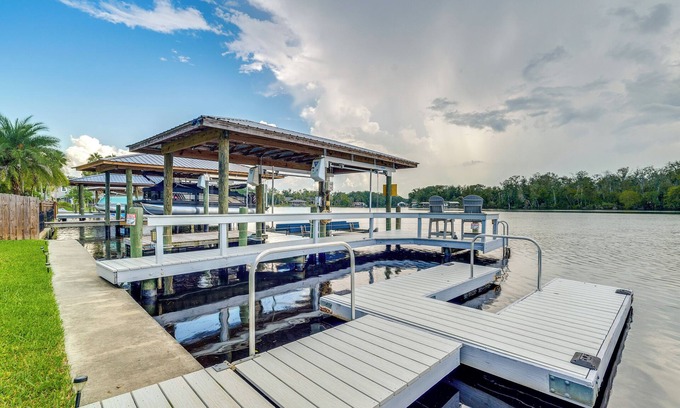 Homosassa House | Waterfront Homosassa Retreat with Kayak and Boat Dock
