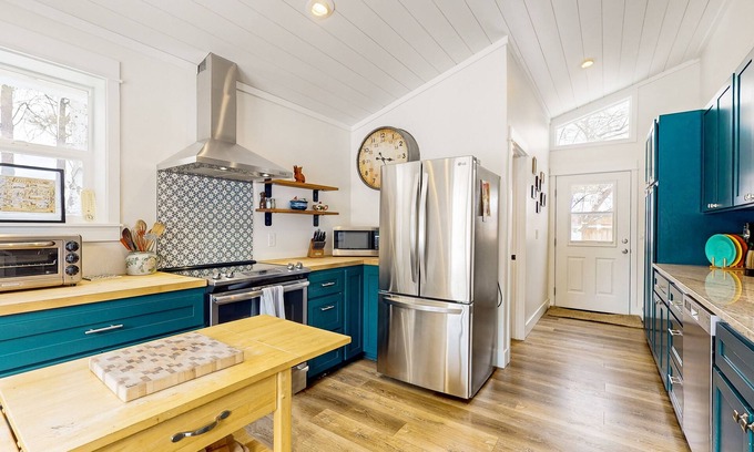 Bend House | Dog-Friendly Retreat with Hot Tub & Cozy Wood Stove